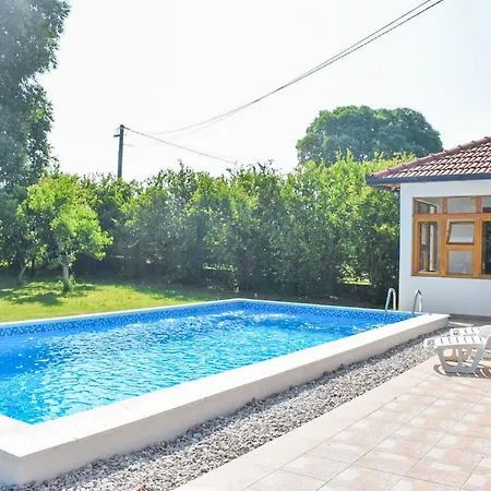 Villa Sama